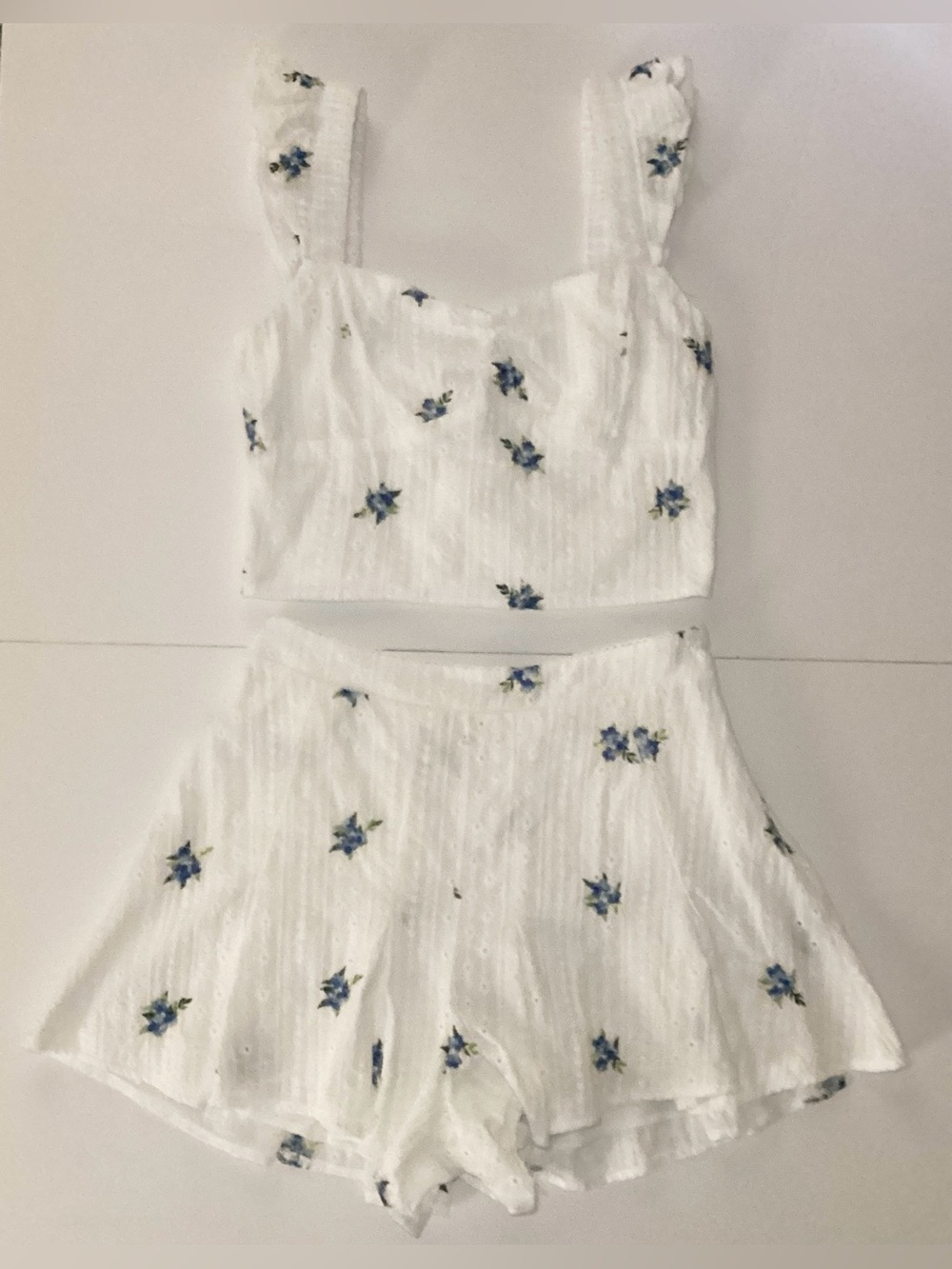 Kirious Los Angeles White Eyelet Skort Set Size Small